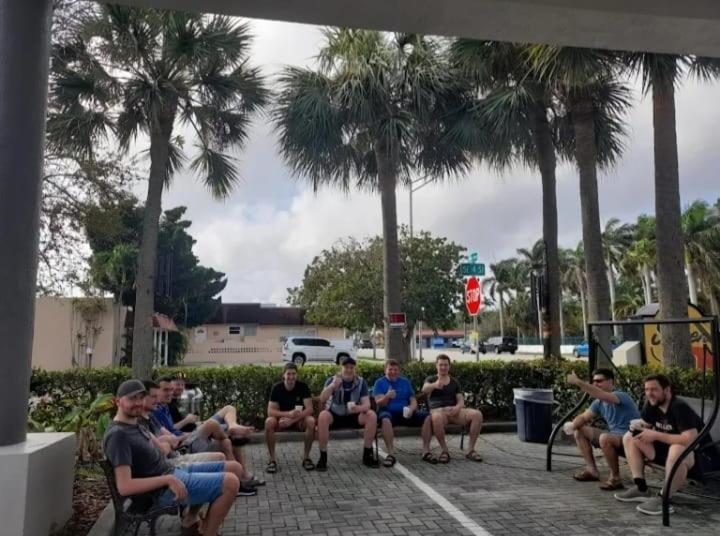Super 8 Motel By Wyndham Near Fort Lauderdale Arpt Dania Beach Esterno foto